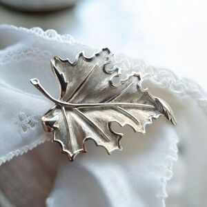 Vintage Trifari Silver-Tone Leaf Brooch ✨